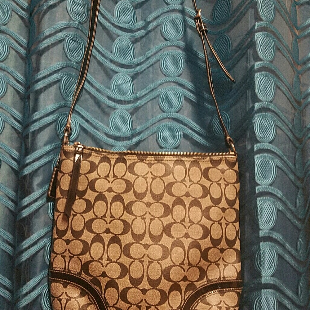 Coach crossbody - Picture 2 of 4